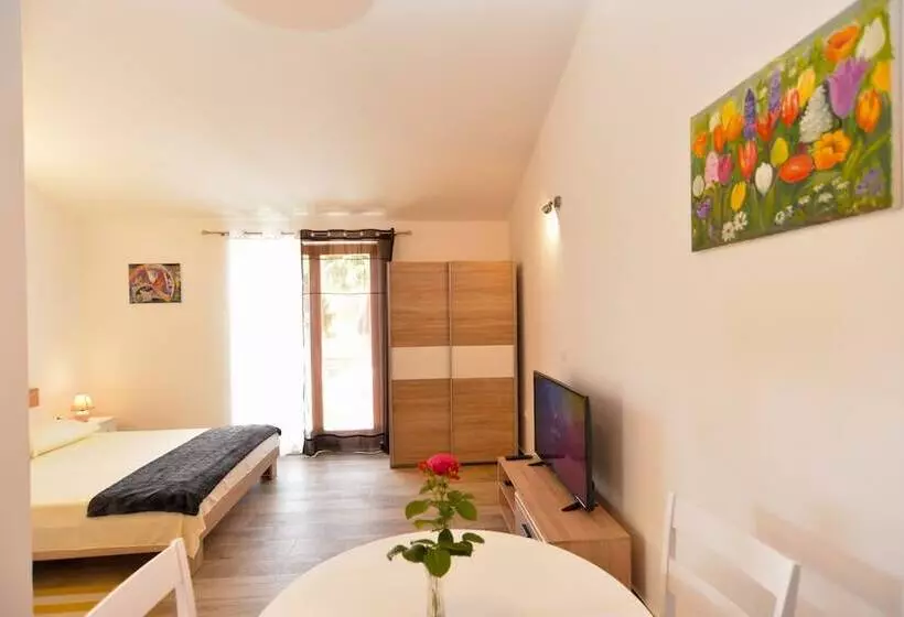 Apartment 1674