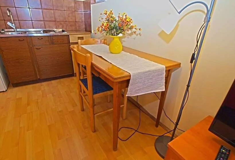 Apartments Rov 722