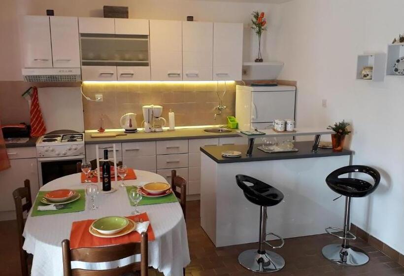 Apartments Fran   Only 150m From Beach