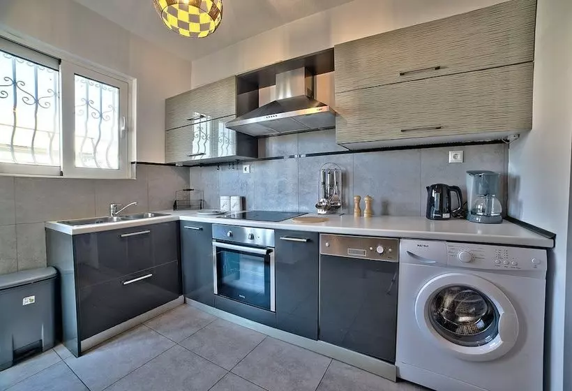 Beautiful Apartment In Glyfada Center