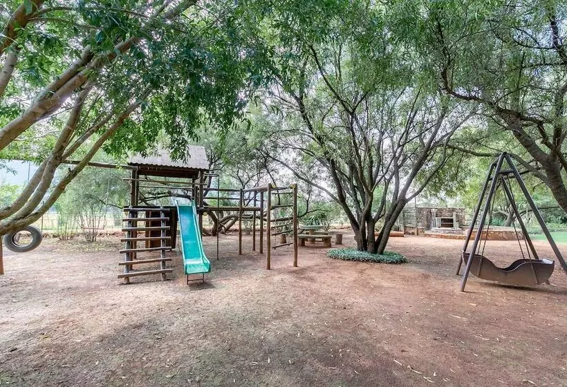 Majatalo La Bastide Guesthouse