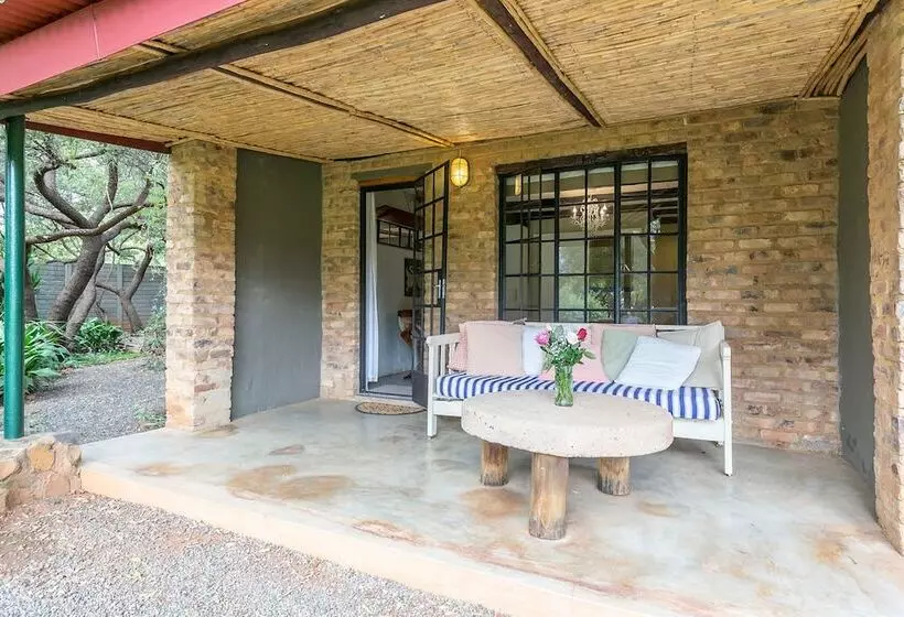 Majatalo La Bastide Guesthouse