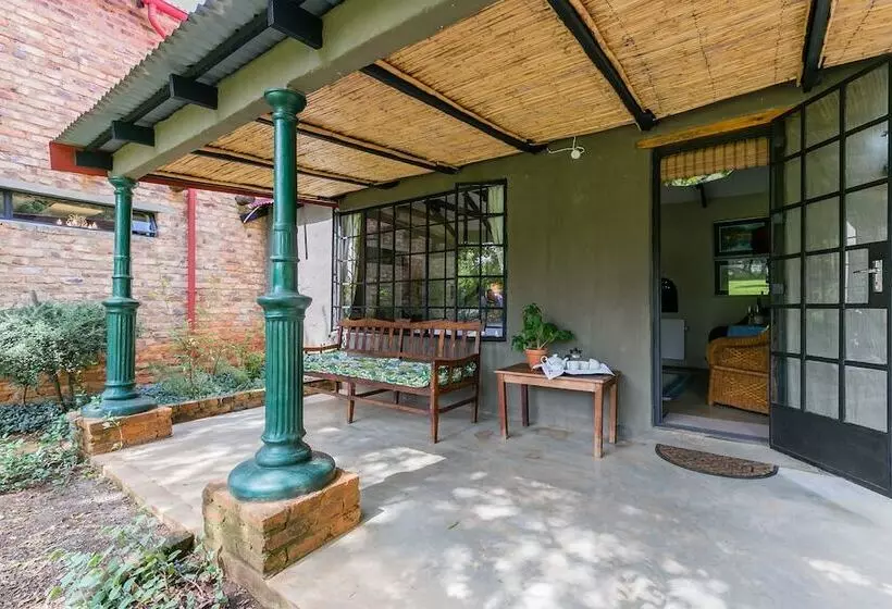 Majatalo La Bastide Guesthouse