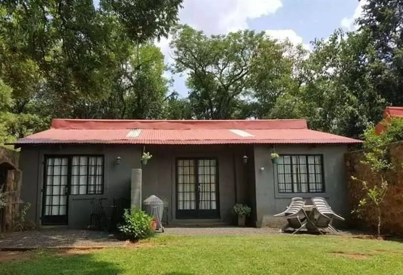 Majatalo La Bastide Guesthouse