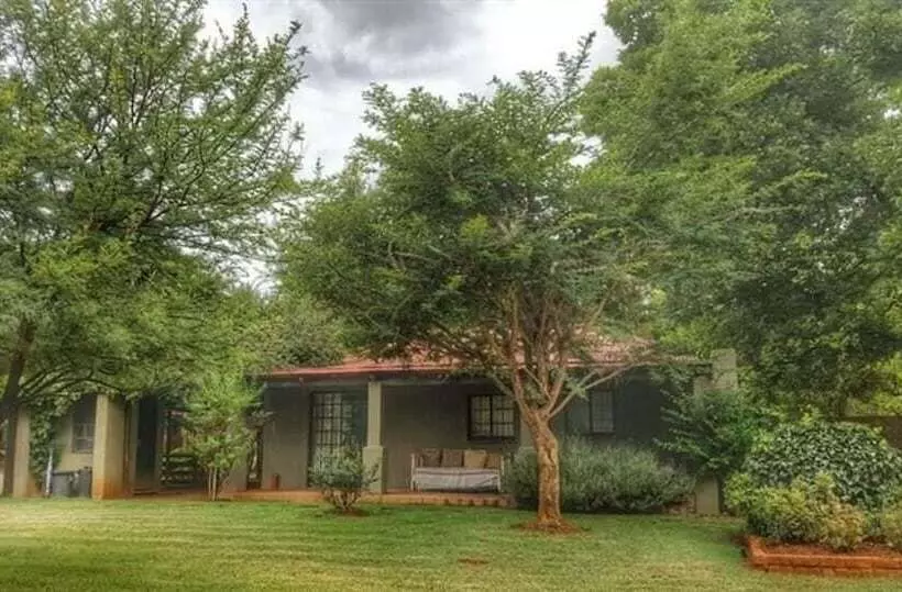 Majatalo La Bastide Guesthouse