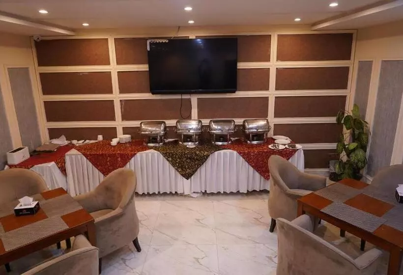 هتل Avalon Suites