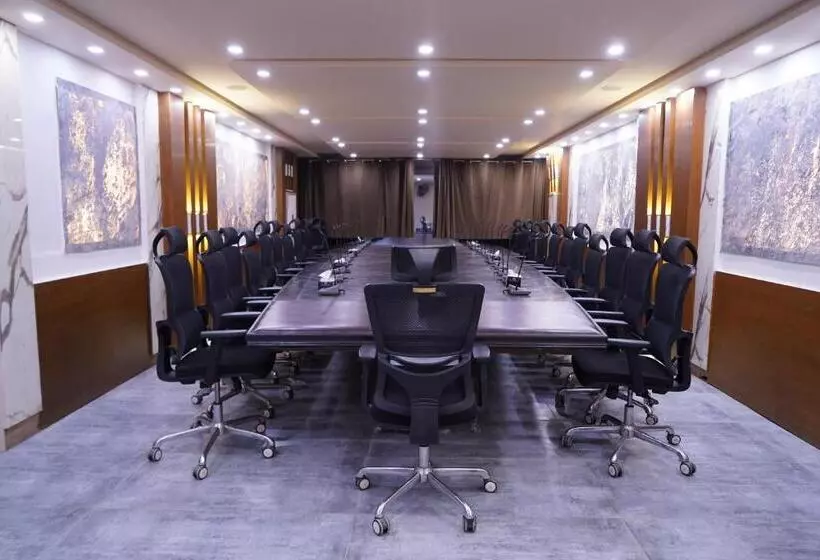هتل Avalon Suites