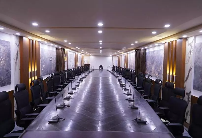 هتل Avalon Suites
