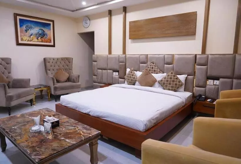 هتل Avalon Suites
