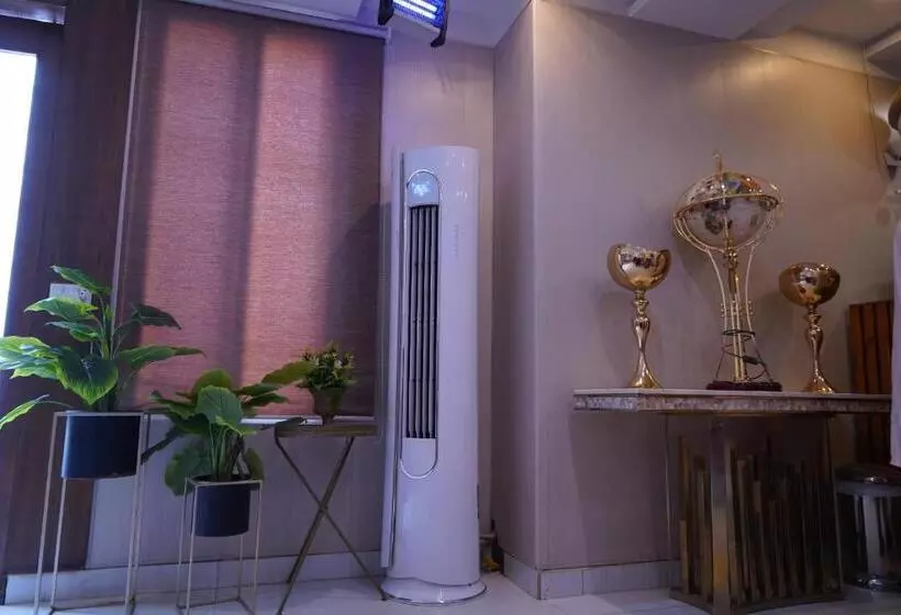 هتل Avalon Suites