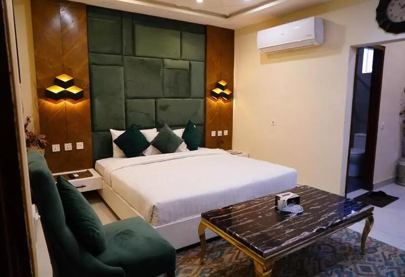 هتل Avalon Suites