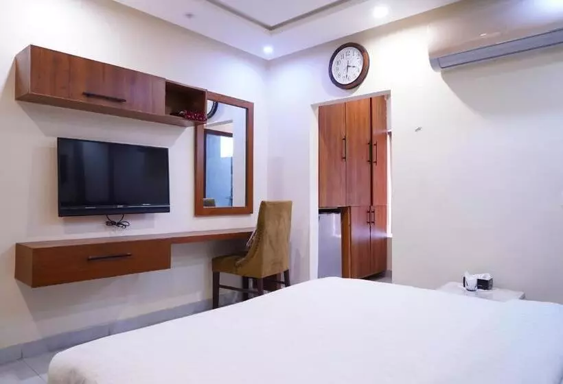 هتل Avalon Suites