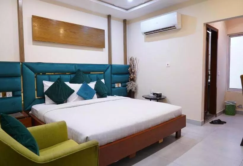 هتل Avalon Suites