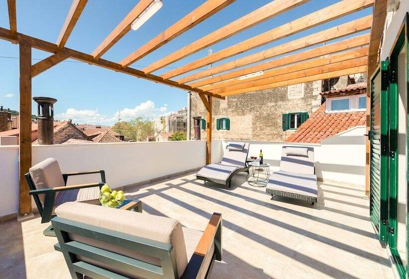 酒店 Le Premier Luxury Rooms