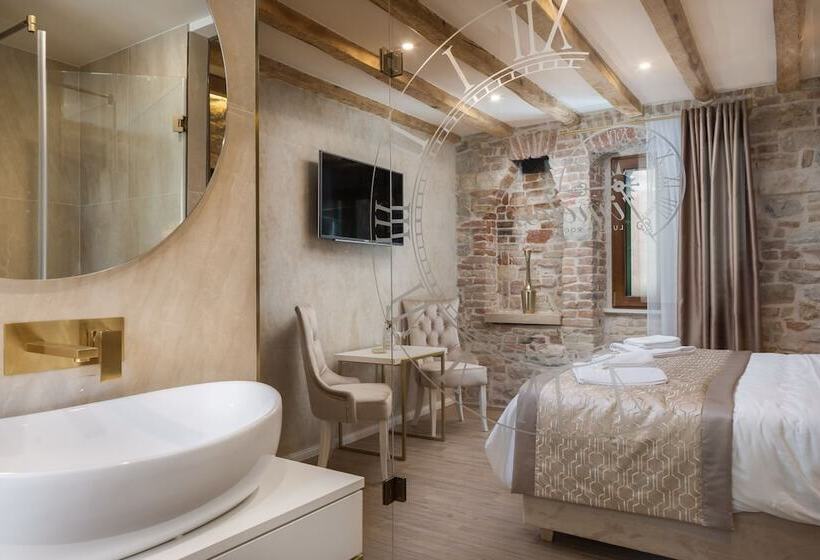 酒店 Le Premier Luxury Rooms