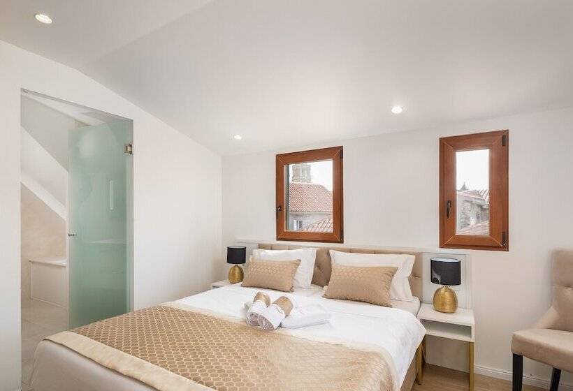 酒店 Le Premier Luxury Rooms