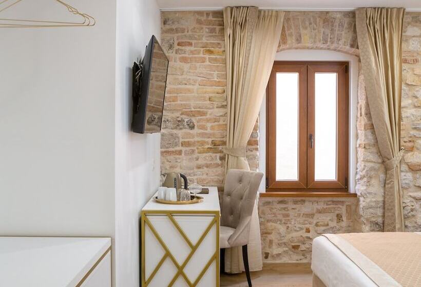 酒店 Le Premier Luxury Rooms