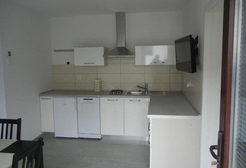 پانسیون Rooms & Apartment Mira G