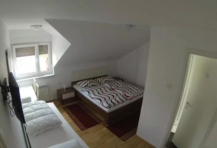پانسیون Rooms & Apartment Mira G