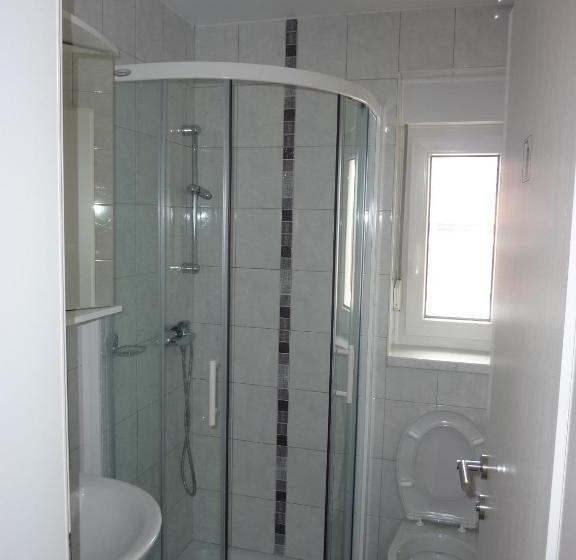 پانسیون Rooms & Apartment Mira G