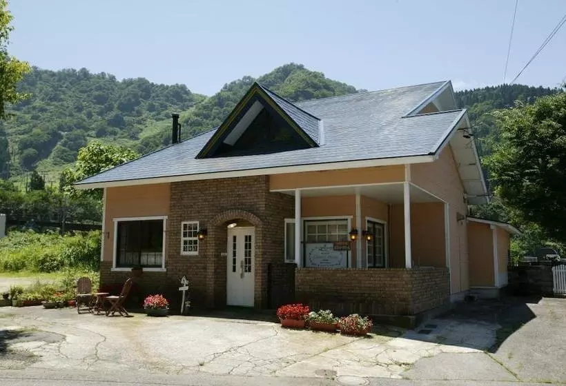 Retkeilymaja Guesthouse Unila