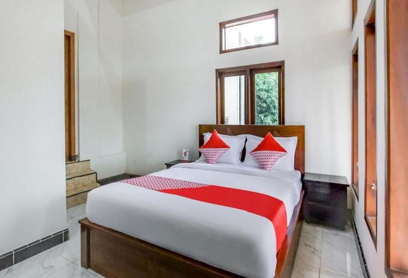 Отель Oyo 2300 Ansori Homestay