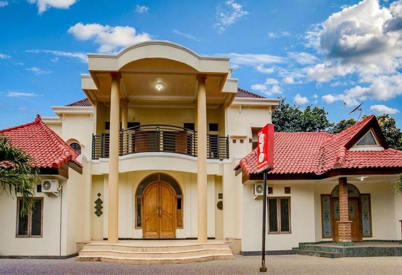 Отель Oyo 2300 Ansori Homestay