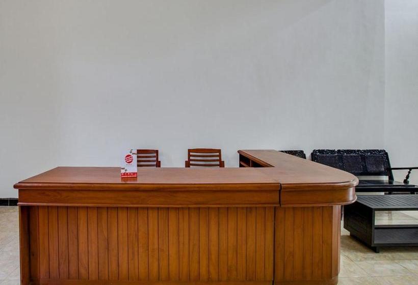 Отель Oyo 2300 Ansori Homestay