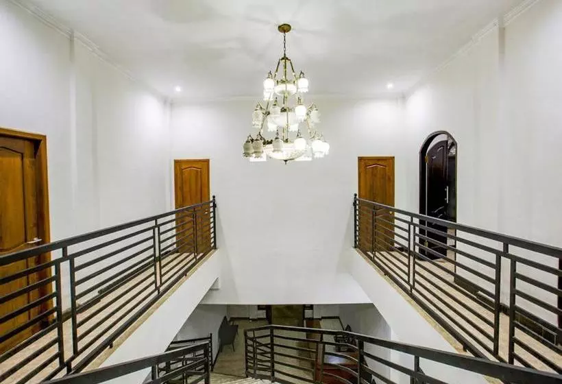 Hotelli Oyo 2300 Ansori Homestay