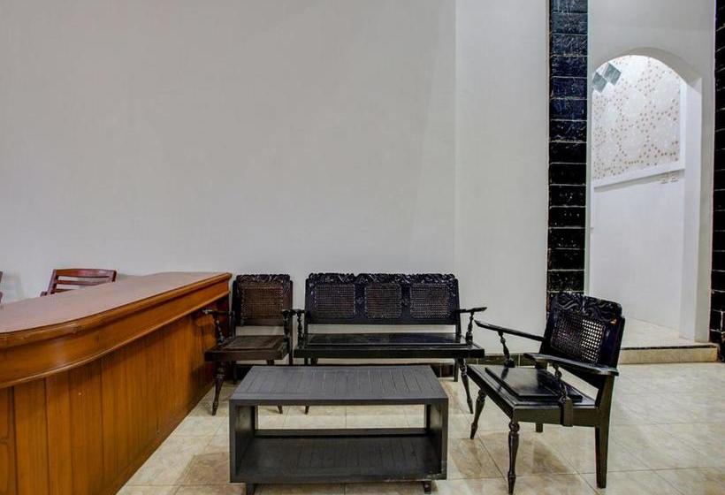 Отель Oyo 2300 Ansori Homestay