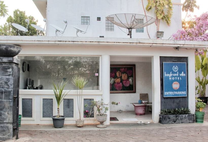 בית מלון כפרי Oyo 2359 Bayfront Karnadia