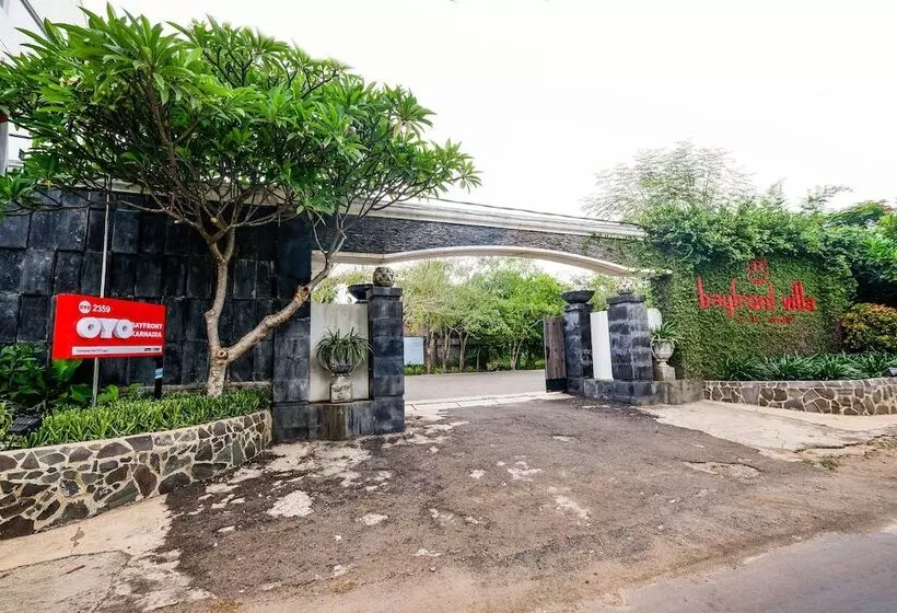 Hotel Oyo 2359 Bayfront Karnadia