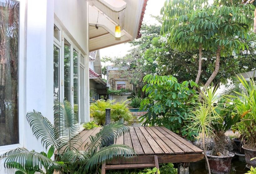 בית מלון כפרי Oyo 2359 Bayfront Karnadia