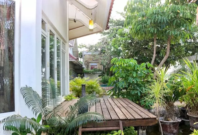 Hotel Oyo 2359 Bayfront Karnadia