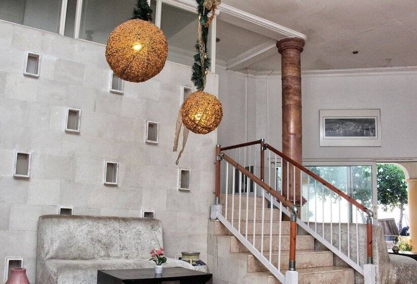 בית מלון כפרי Oyo 2359 Bayfront Karnadia