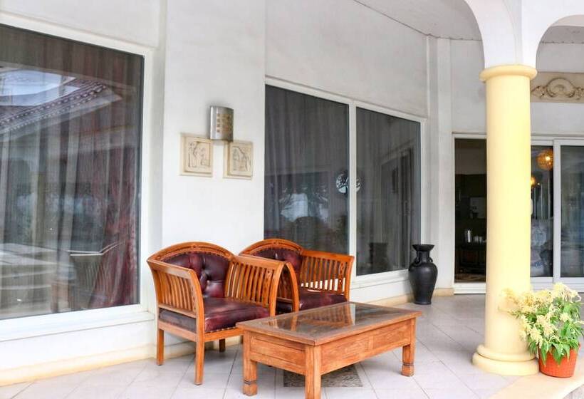 בית מלון כפרי Oyo 2359 Bayfront Karnadia