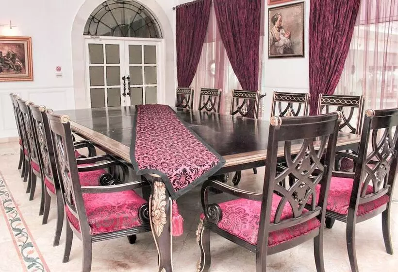 Hotel Oyo 2359 Bayfront Karnadia