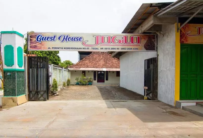 ホテル Oyo 2421 Joglo Guest House Syariah