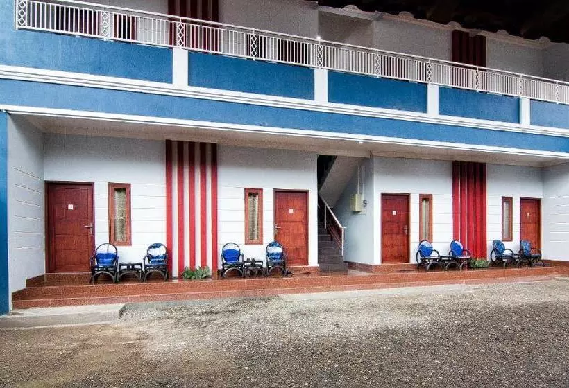 ホテル Oyo 2421 Joglo Guest House Syariah