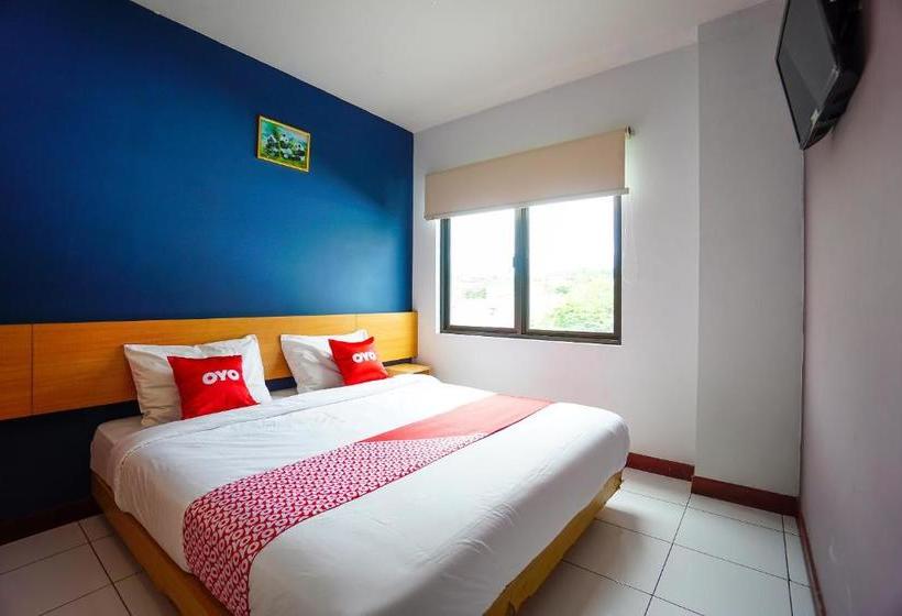 Hotel Oyo 2515 D Karombasan