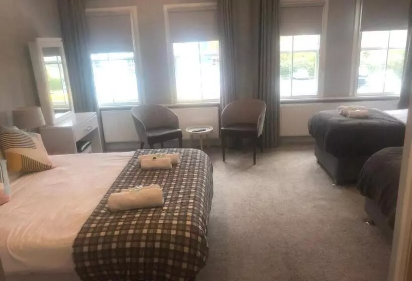 Hotelli The Bowers Bar & Restaurant