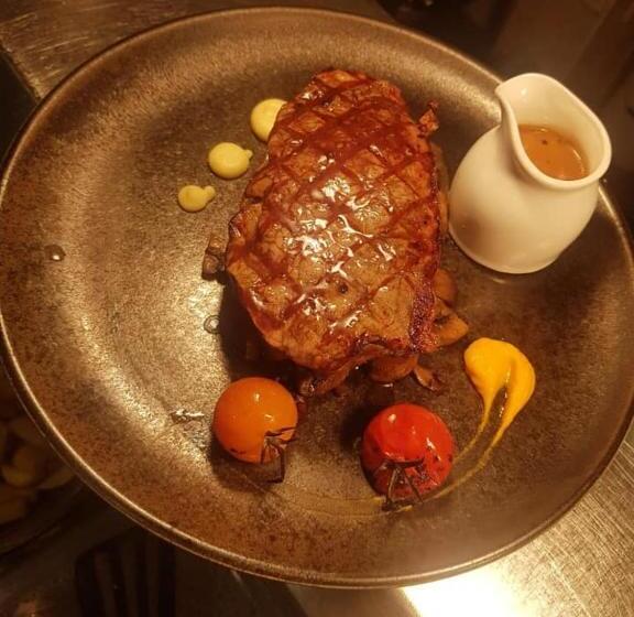 酒店 The Bowers Bar & Restaurant