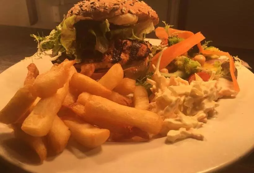 Hotelli The Bowers Bar & Restaurant