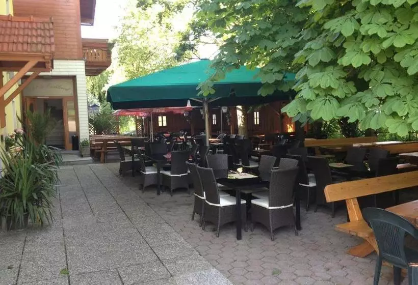 Hotelli Gasthof Strasser