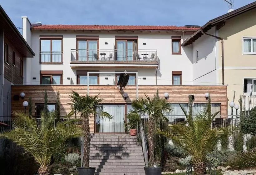 Hotelli Gasthof Strasser