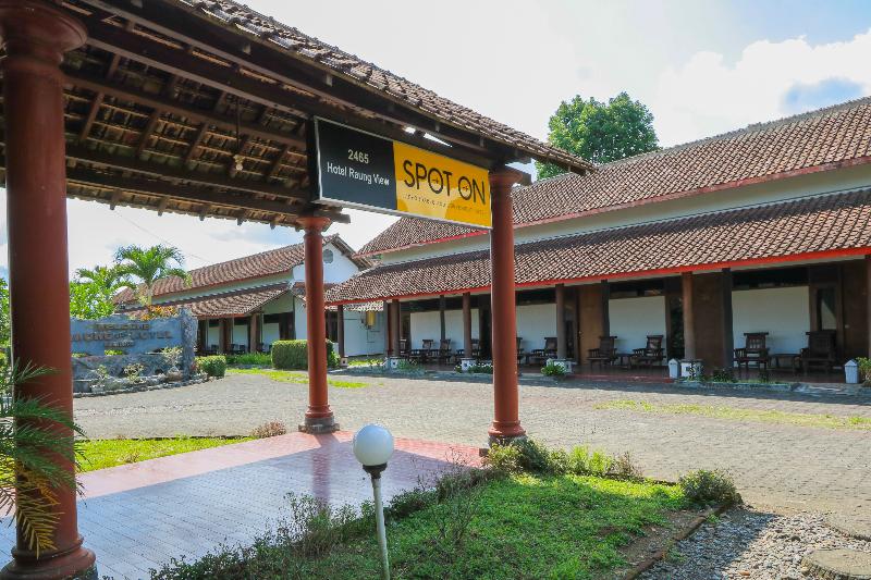 Hotel Spot On 2465  Raung View