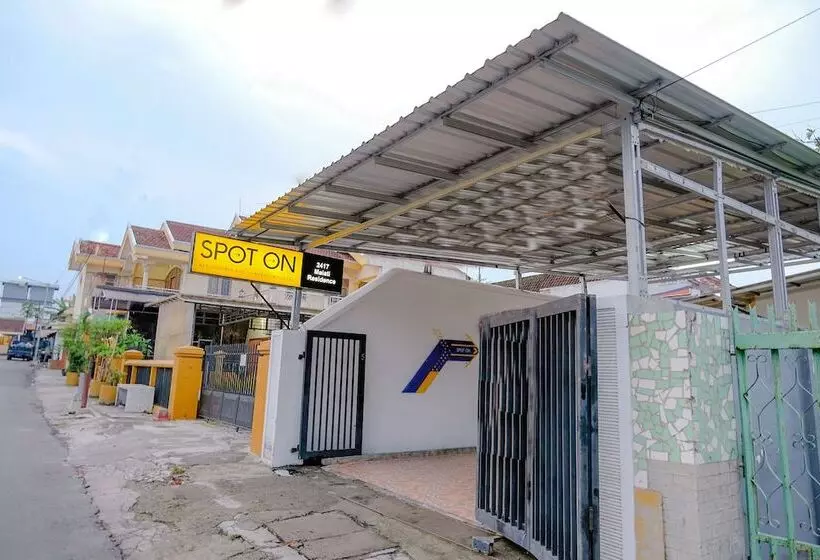 Hotelli Spot On 2417 Melati Residence