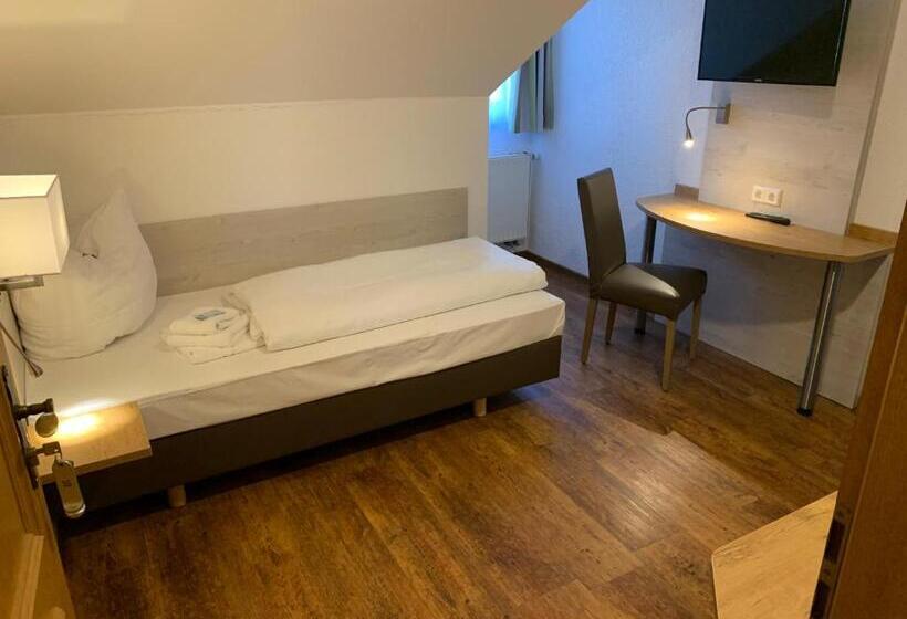 酒店 Waibstadter Hof