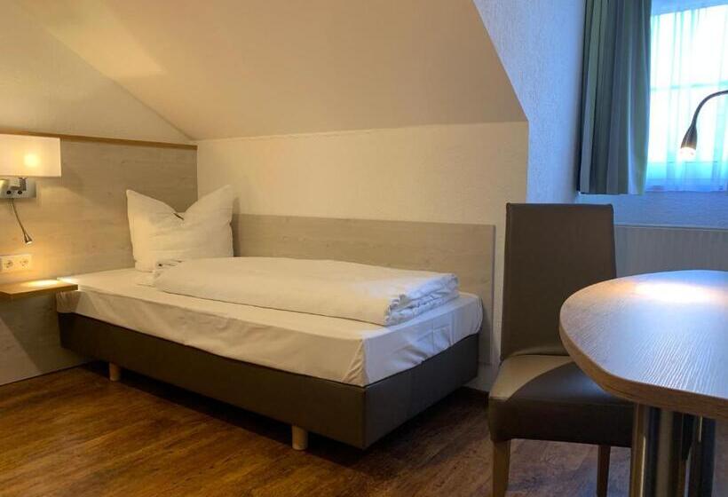 酒店 Waibstadter Hof