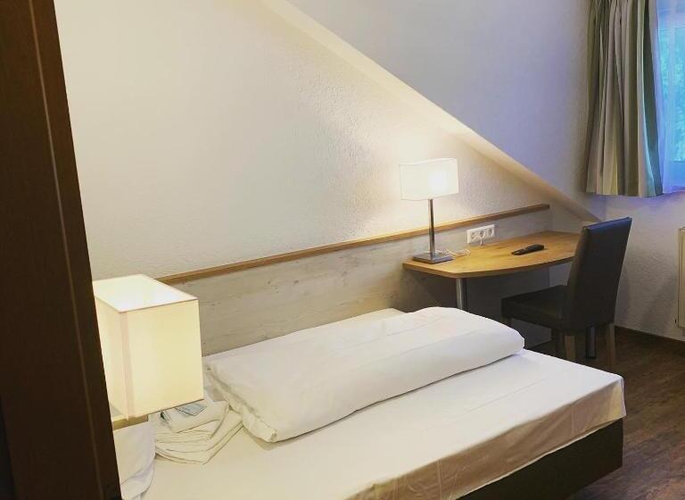 酒店 Waibstadter Hof